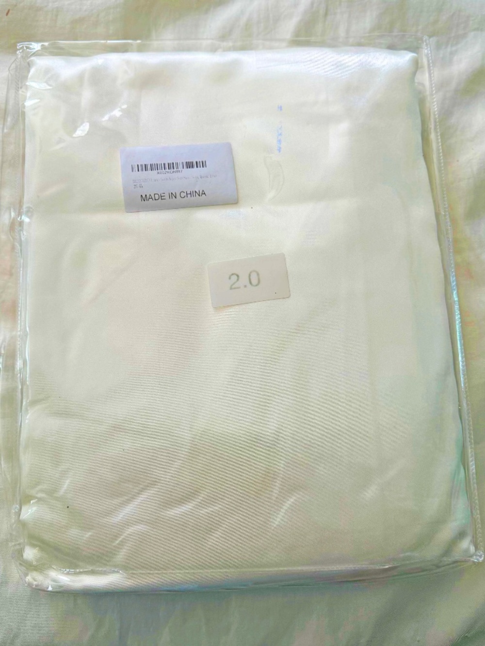 SATIN SHEET SET QUEEN SIZE, IVORY, 1 FLAT 1 FITTED & PILLOW CASES, BALTIC LINEN